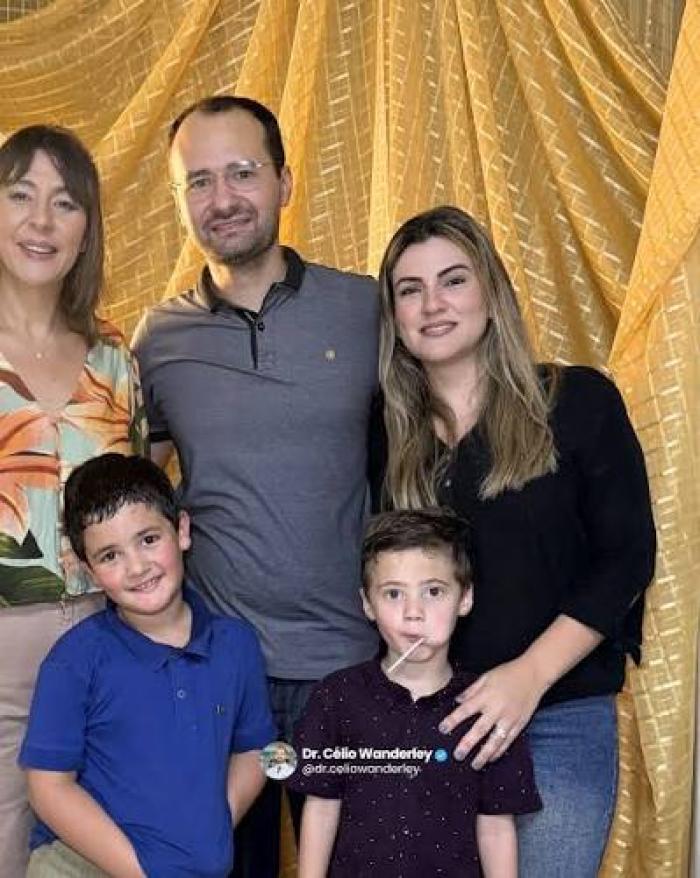 UM MÉDICO A DISPOSIÇÃO DE SUA FAMÍLIA