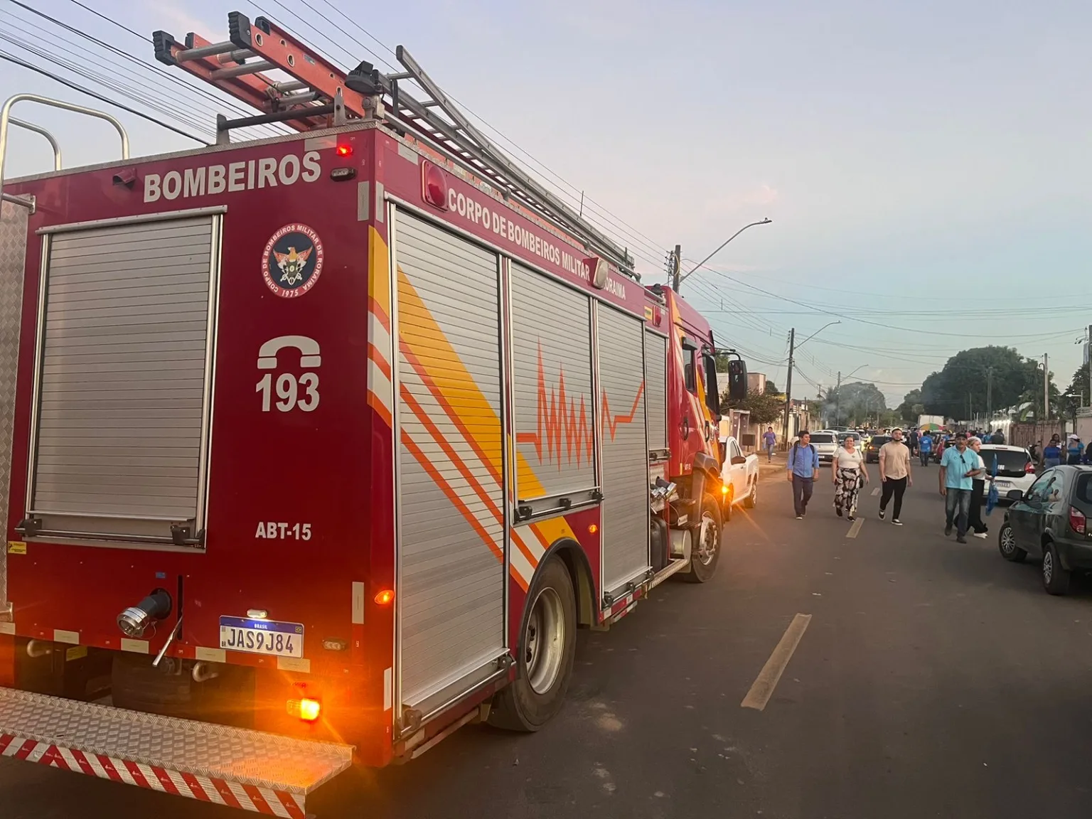 Bombeiros são acionados após vazamento de gás em escola militarizada e alunos são dispensados