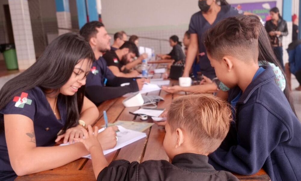 Estado promove cidadania, acolhimento e saúde para moradores do Aeroporto Velho durante Dia da Família na Escola em Rio Branco