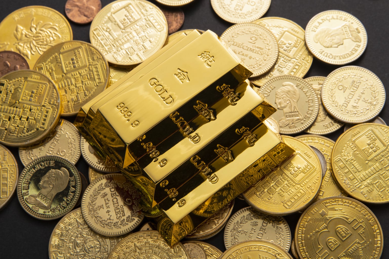 Dólar cai e ouro sobe com alívio nas tensões no Oriente Médio