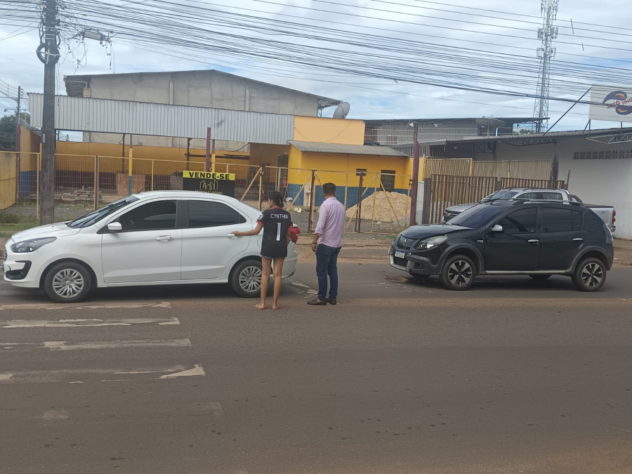 Motorista causa Acidente e Foge do Local 
