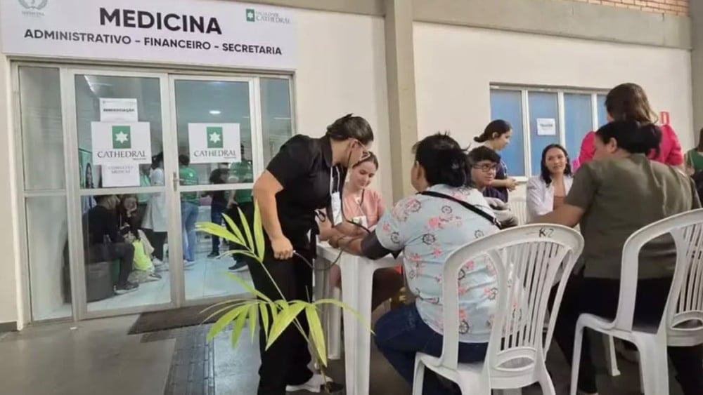 Ação disponibiliza consultas médicas, vacinação e orientação jurídica gratuita