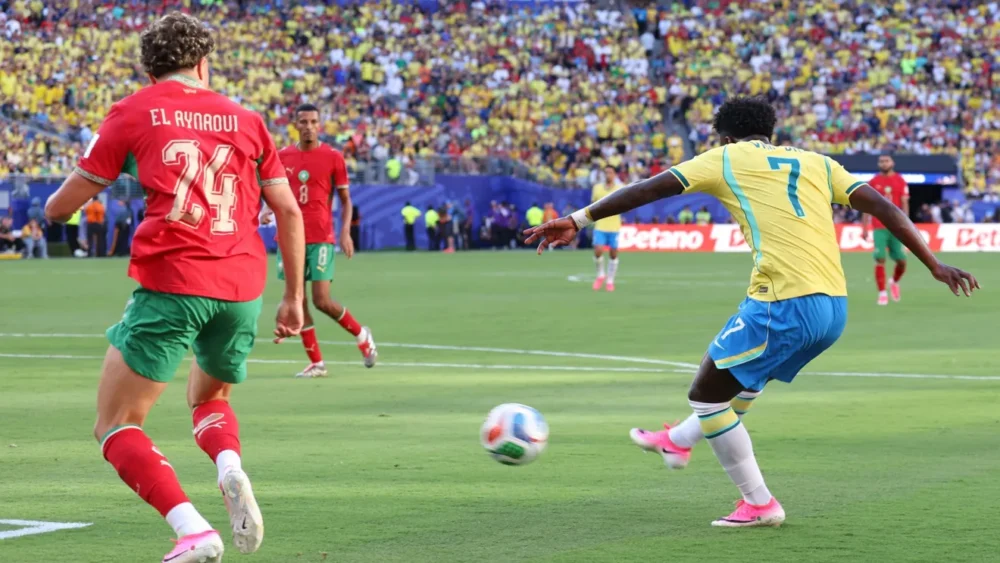 Brasil sai atrás, reage com Vini Jr e empata com Marrocos na estreia da Copa do Mundo