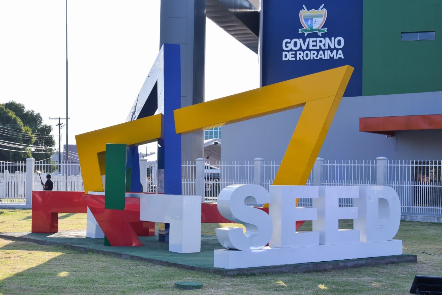 Escolas estaduais reabrem pré-matrículas para EJA e ampliam oportunidades de retorno aos estudos