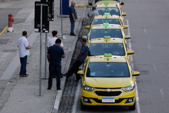 Move Brasil: motoristas de aplicativo e taxistas já podem solicitar análise de crédito para renovação de frota