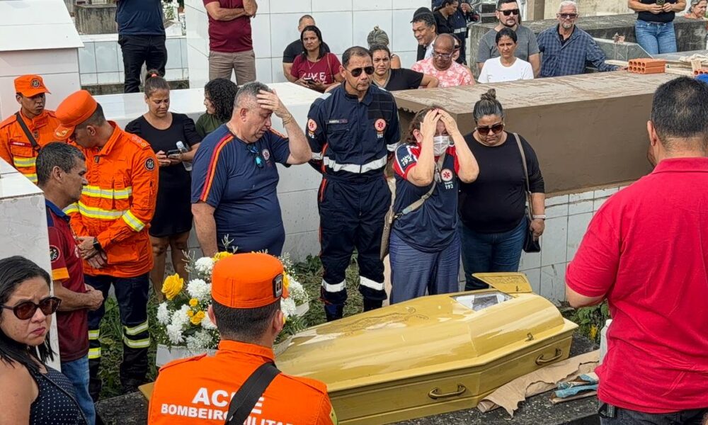 Cortejo reúne Bombeiros, Samu, familiares e amigos em despedida ao tenente Belini em Rio Branco