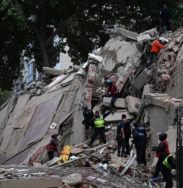 Terremoto provoca destruição e mobiliza resgates na Venezuela