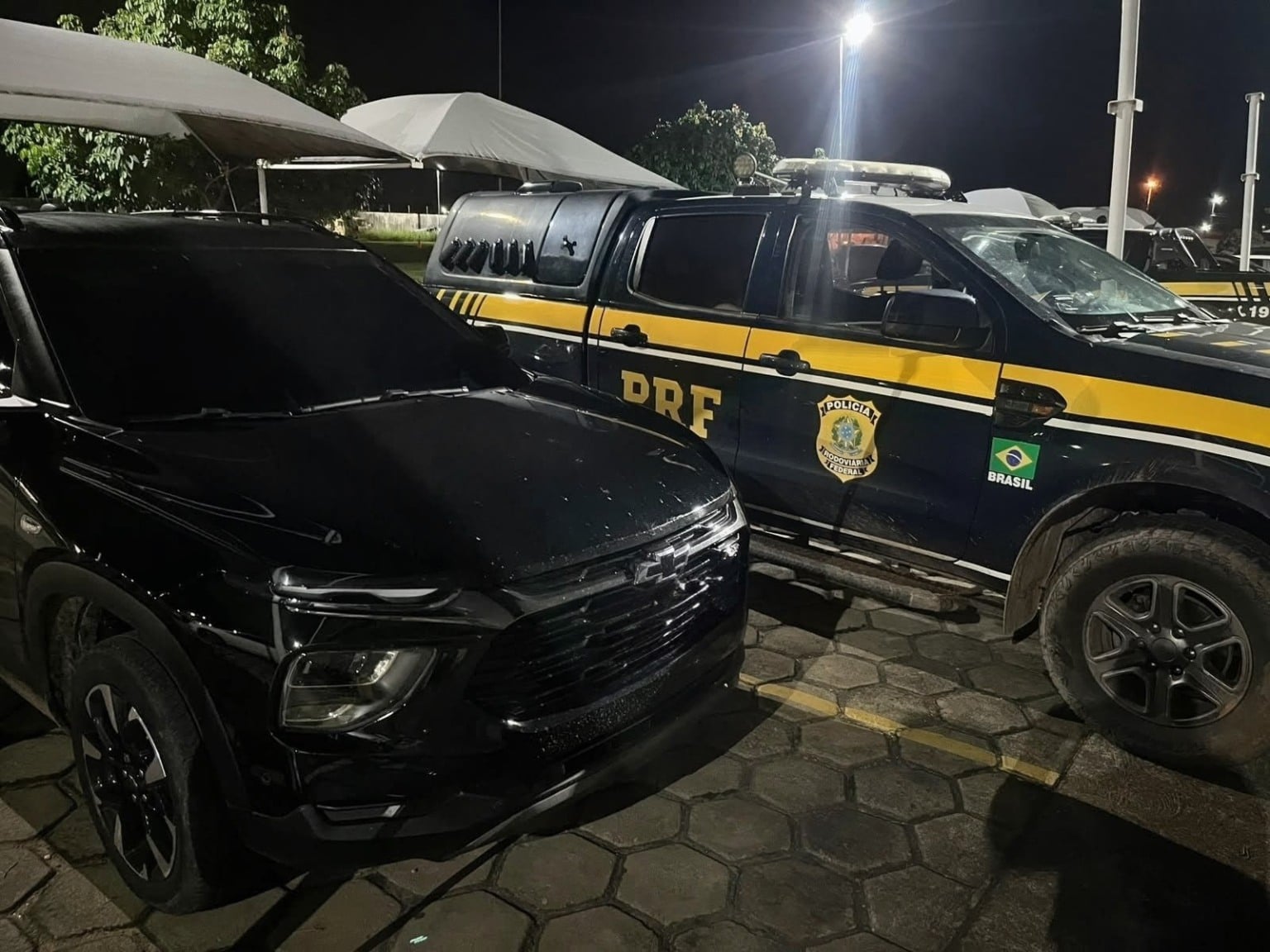 PRF recupera veículo furtado e apreende ouro ilegal no Sul do estado