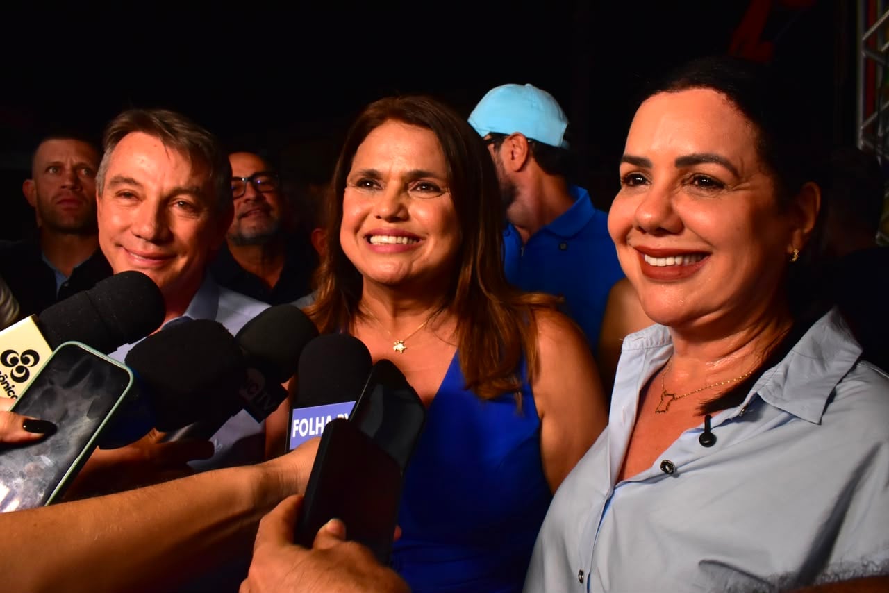 Tânia confirma retirada de pré-candidatura ao Senado para apoiar Helena e sorri sobre chance de não disputar cargo de deputada