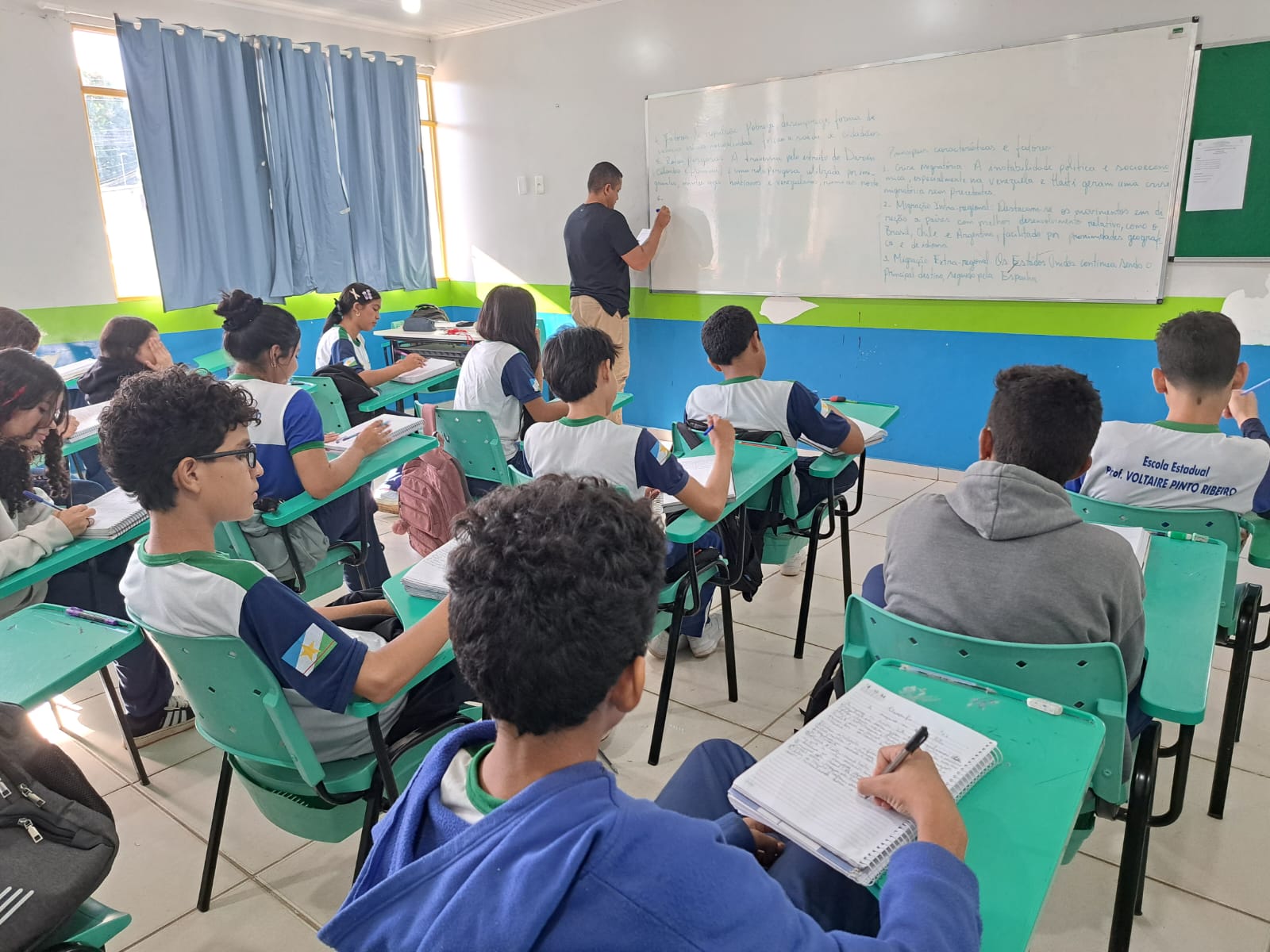 Escolas estaduais usadas como locais de votação terão aulas normais até sexta-feira, 02