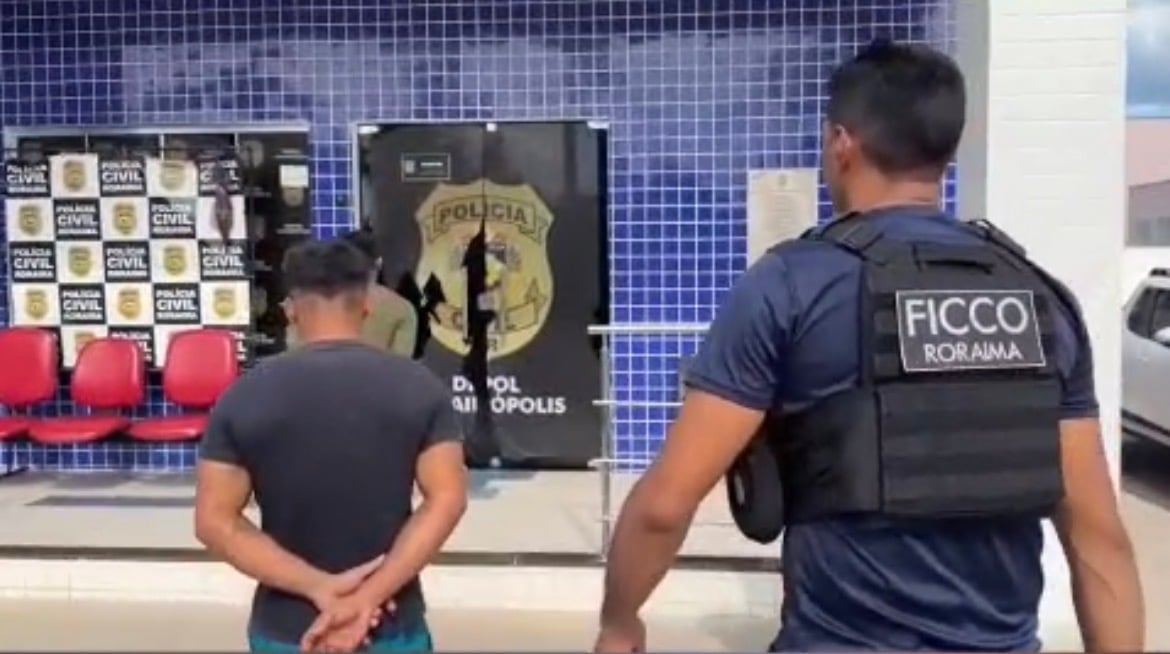 FICCO prende dois homens e apreende quase 1kg de drogas escondidas em forro de residência